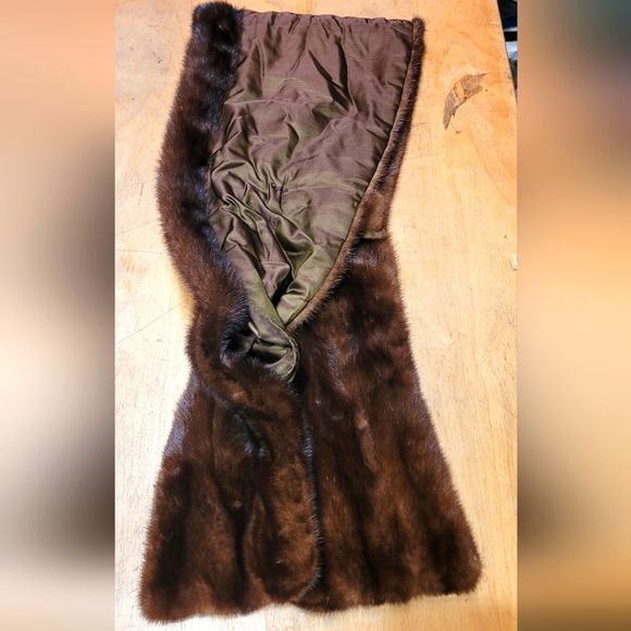 Vintage women's 50s, 60s  luxury genuine fur fancy shawl with hand muff - Picture 7 of 13